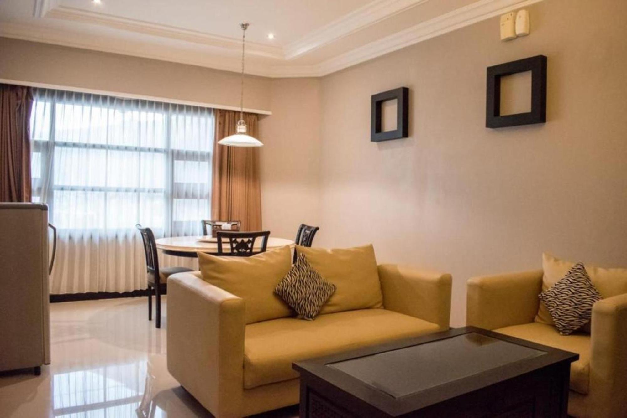 Luminor Hotel Jember By Wh Экстерьер фото
