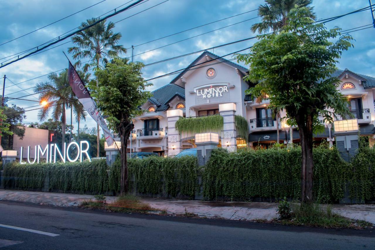 Luminor Hotel Jember By Wh Экстерьер фото